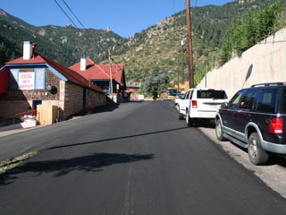 Running by the COG depot towards the Pikes Peak Barr Trail